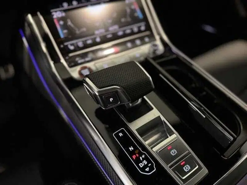 Audi SQ8 usata a Genova (9)