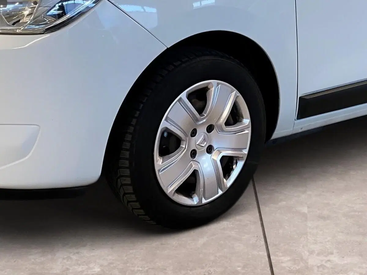 Dacia Lodgy usata a Torino (15)