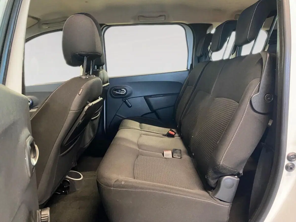 Dacia Lodgy usata a Torino (7)