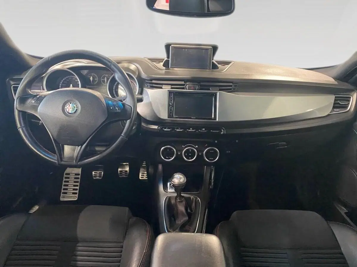 Alfa Romeo Giulietta usata a Torino (5)