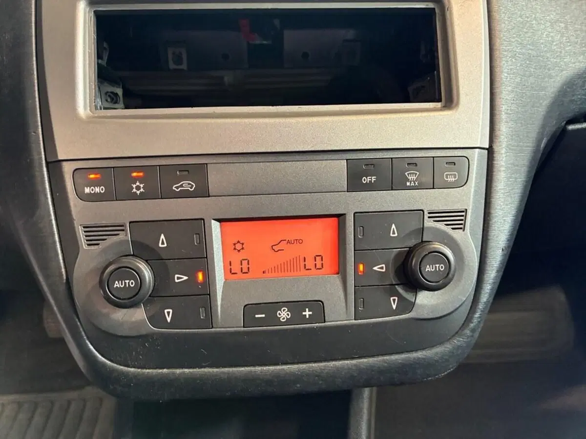 Fiat Grande Punto usata a Torino (10)