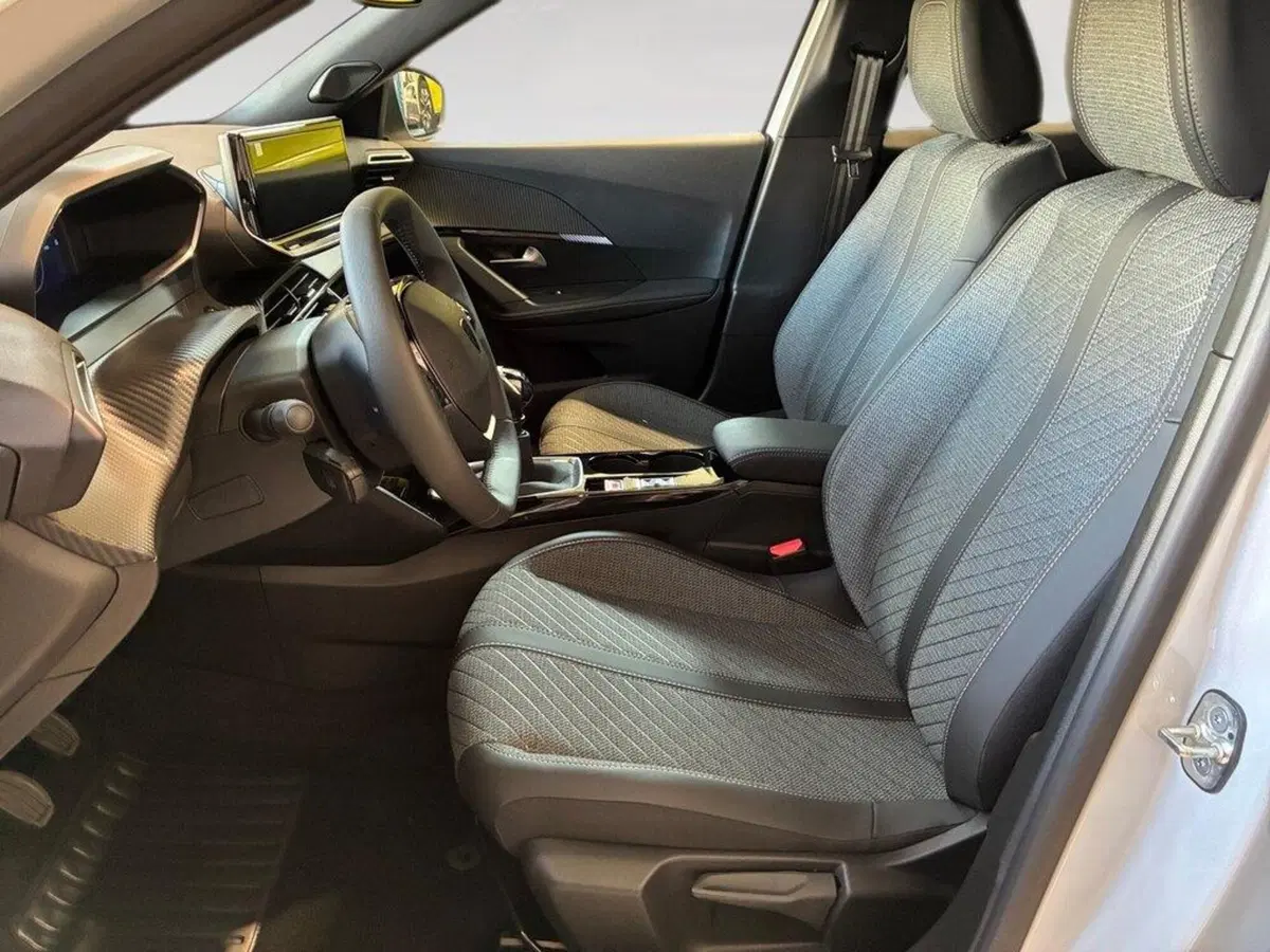 Peugeot 2008 nuova a Torino (7)
