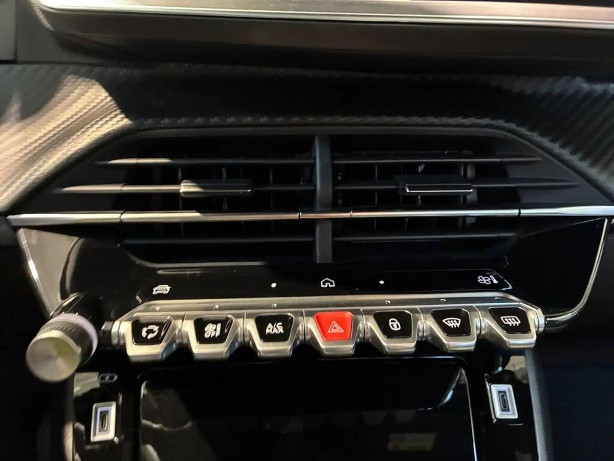Peugeot 2008 nuova a Torino (11)