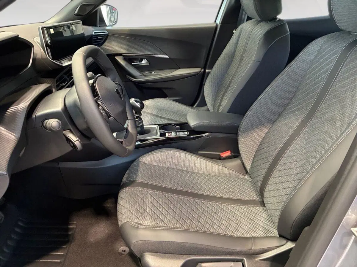Peugeot 2008 nuova a Torino (7)