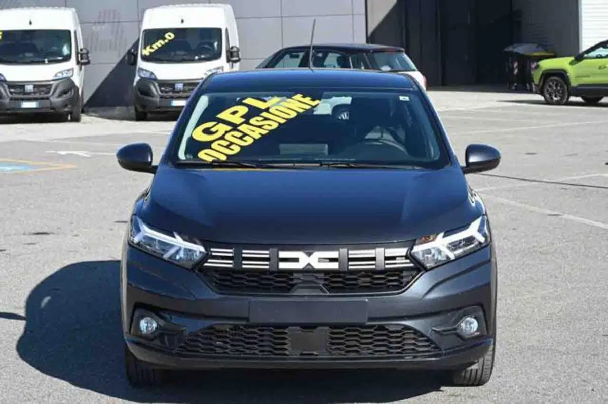 Dacia Sandero usata a Torino (16)