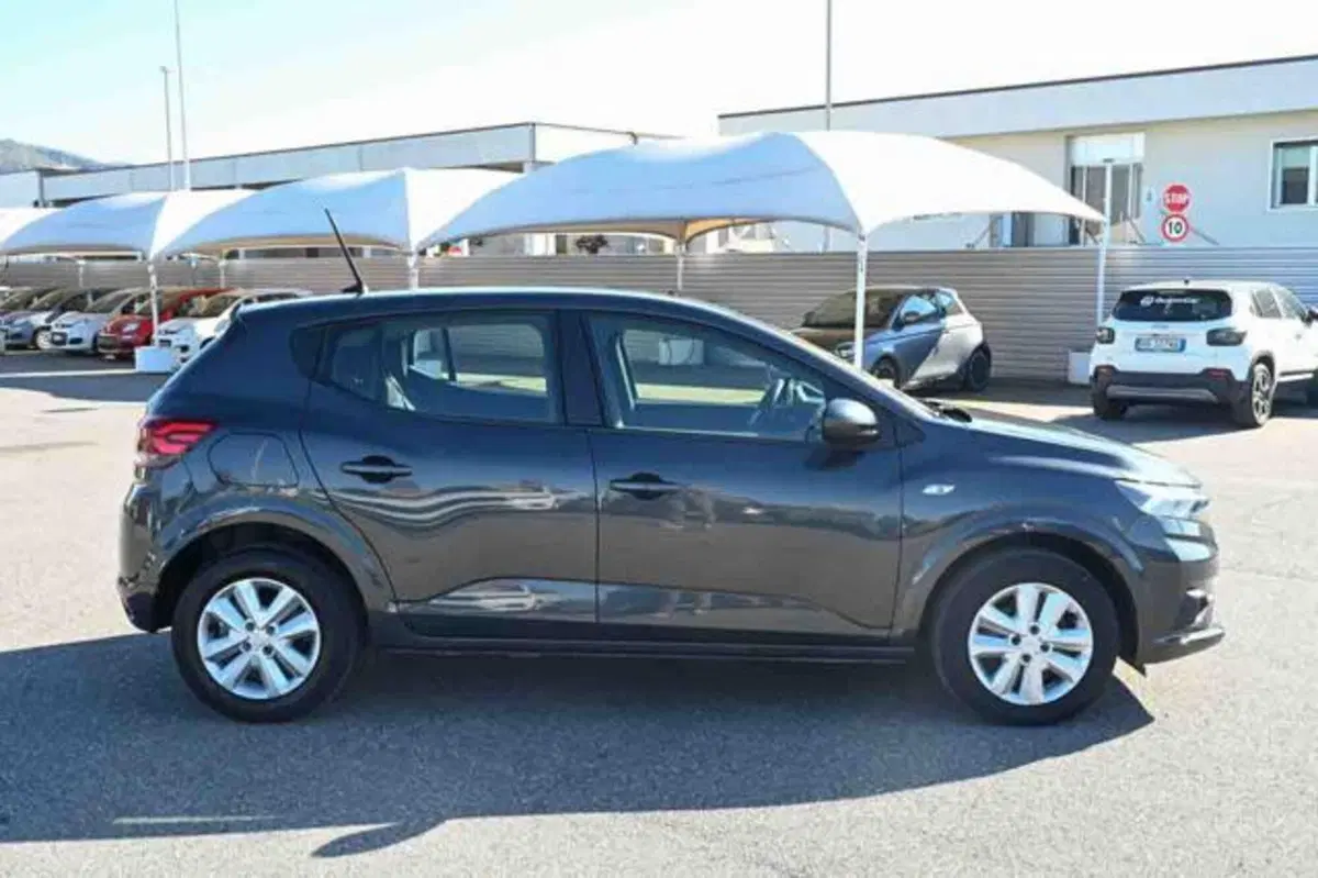 Dacia Sandero usata a Torino (17)