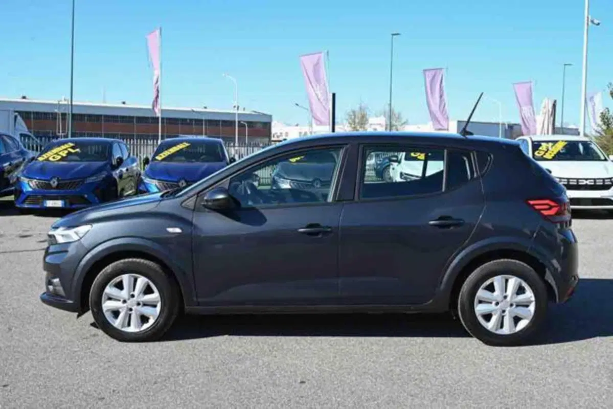 Dacia Sandero usata a Torino (19)