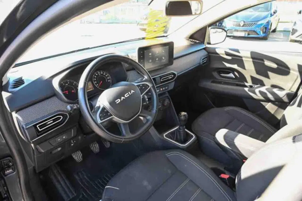 Dacia Sandero usata a Torino (8)