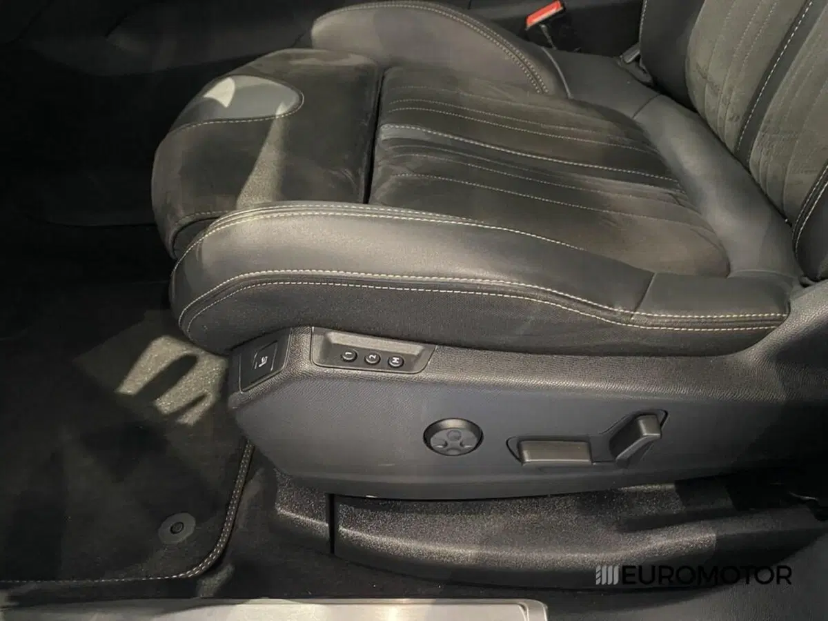 Peugeot 5008 usata a Bari (15)