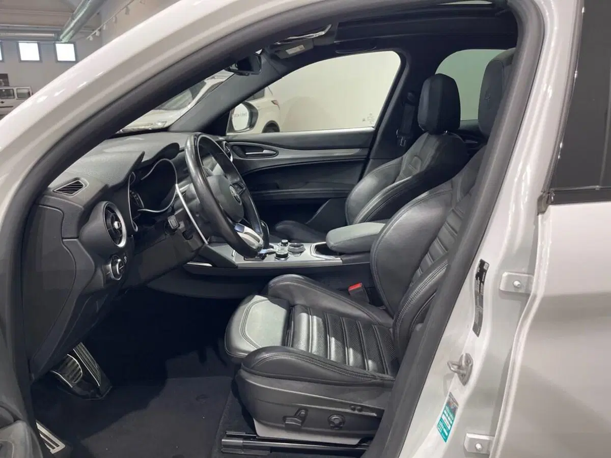 Alfa Romeo Stelvio usata a Sondrio (10)