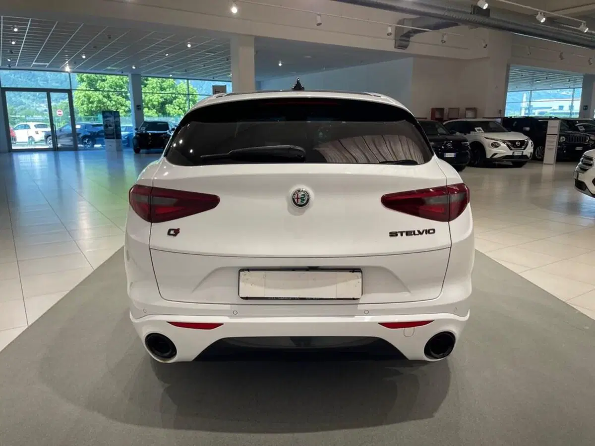 Alfa Romeo Stelvio usata a Sondrio (4)