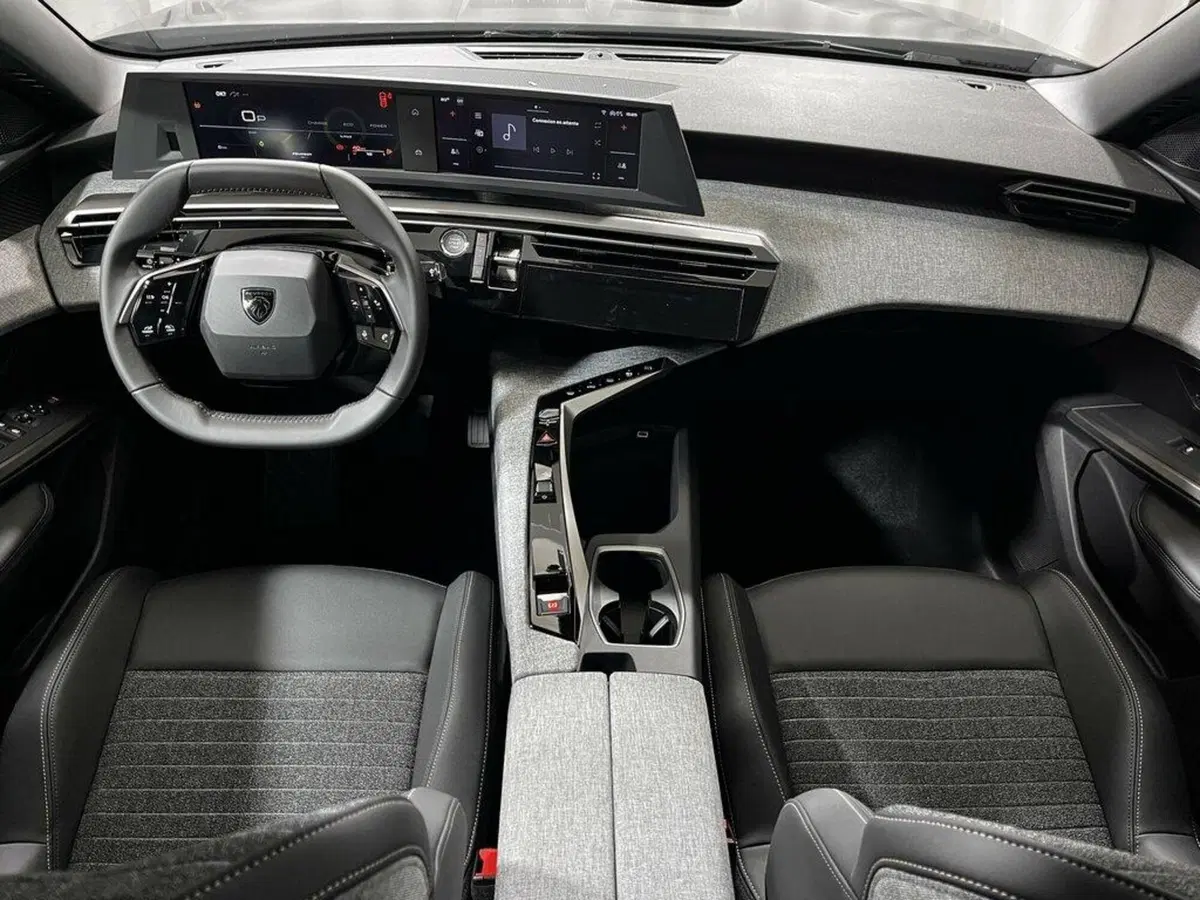 Peugeot 3008 nuova a Sondrio (12)