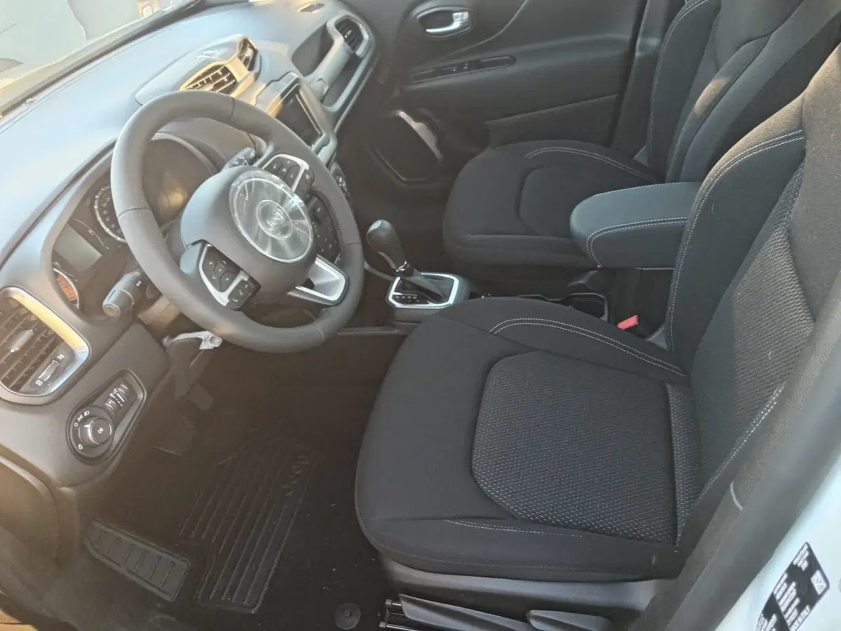 Jeep Renegade nuova a Alessandria (4)