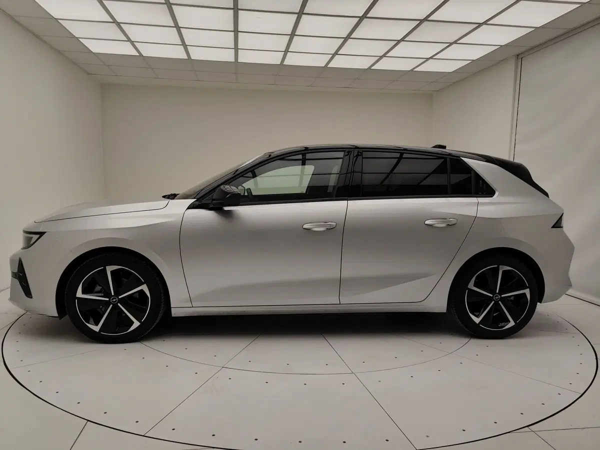 Opel Astra usata a Como (17)
