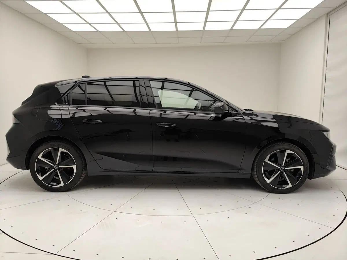 Opel Astra usata a Como (18)