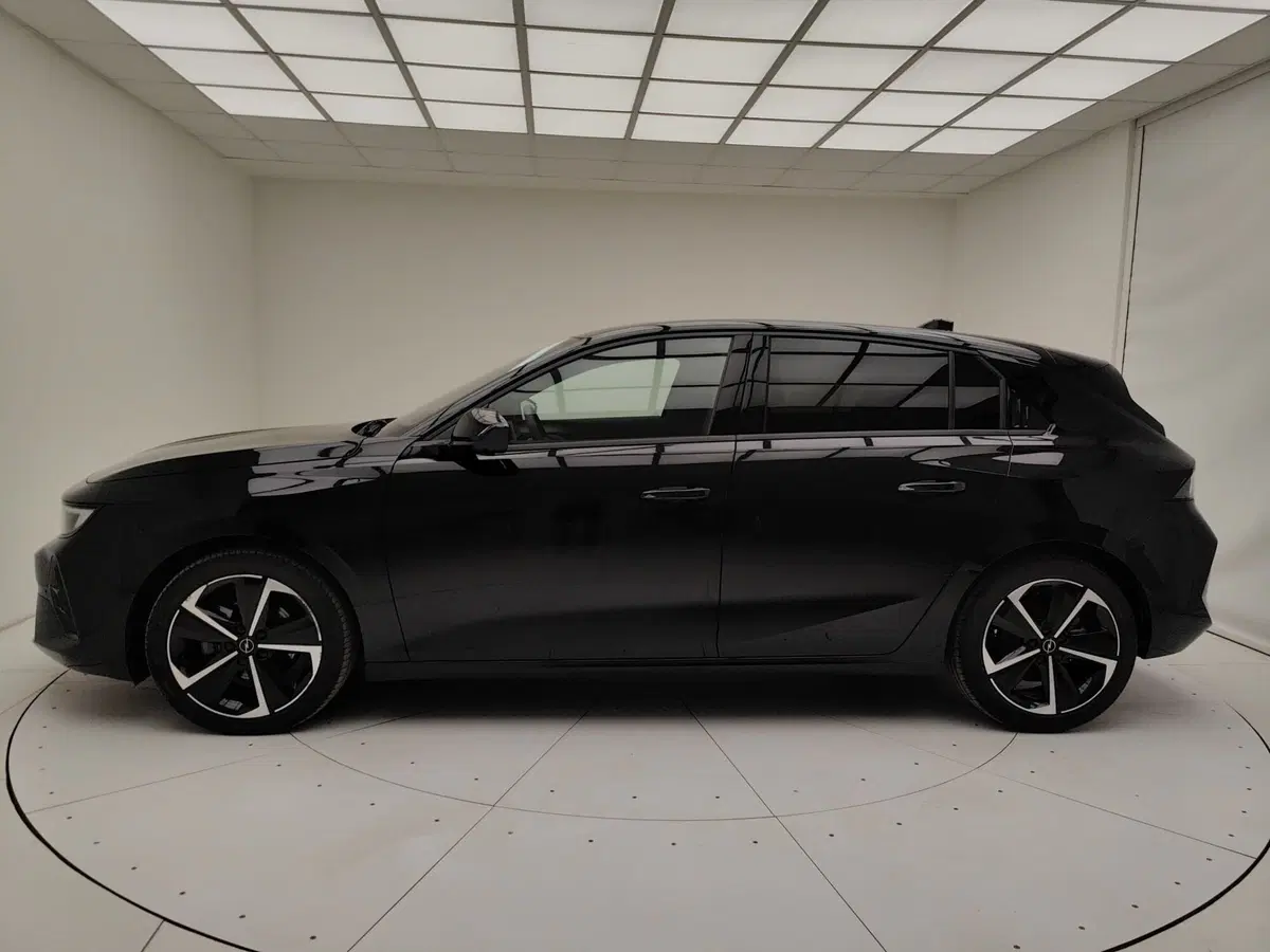 Opel Astra usata a Como (19)