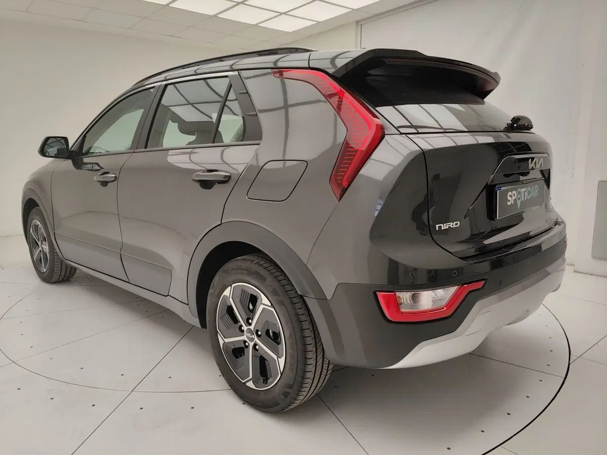 Kia Niro usata a Como (4)