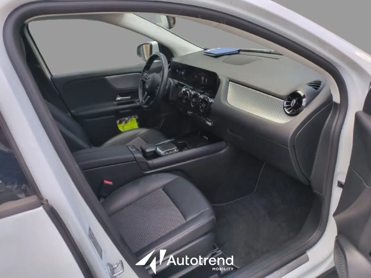 Mercedes-Benz GLA SUV usata a Bari (4)