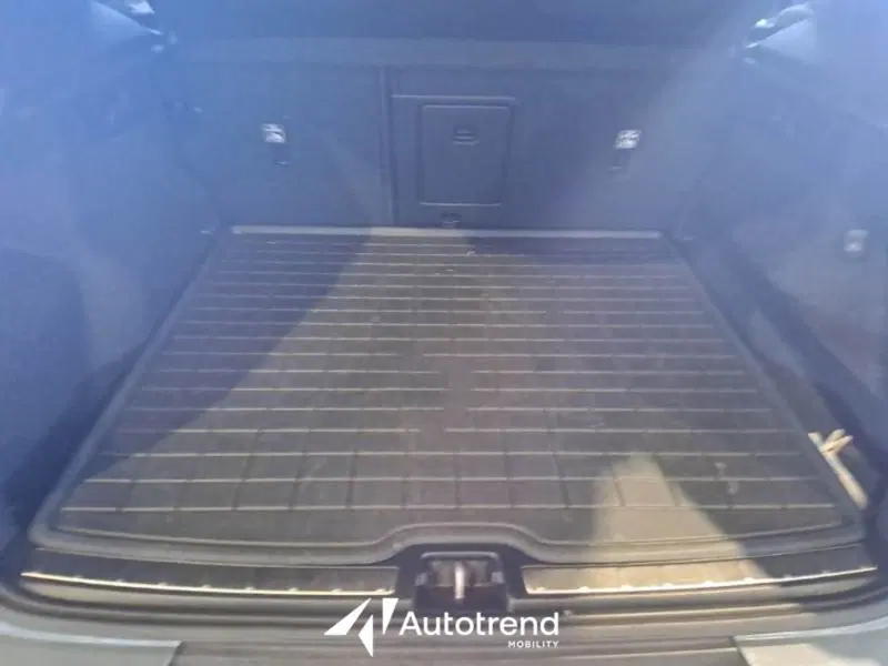 Volvo XC40 usata a Bari (12)