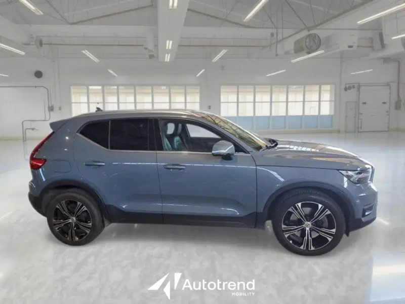 Volvo XC40 usata a Bari (17)