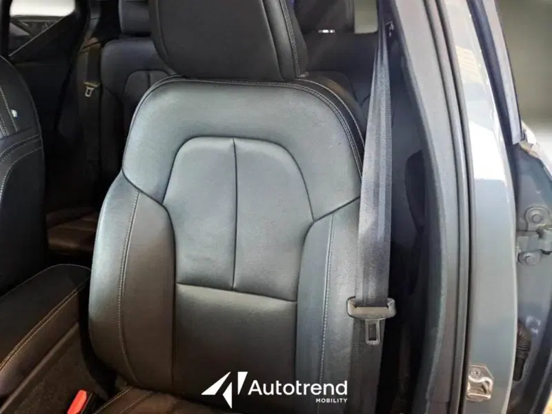 Volvo XC40 usata a Bari (18)