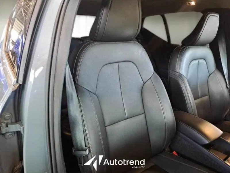 Volvo XC40 usata a Bari (7)