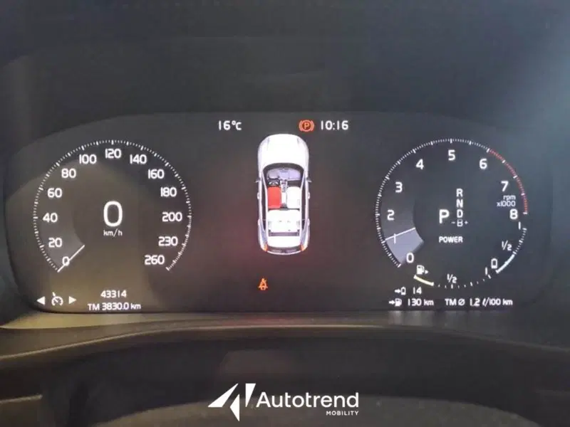 Volvo XC40 usata a Bari (9)