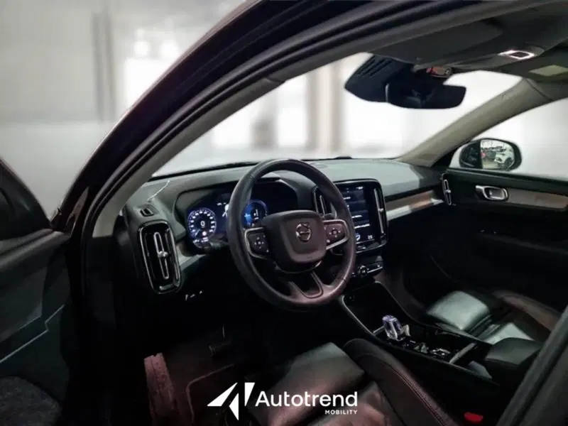 Volvo XC40 usata a Bari (16)
