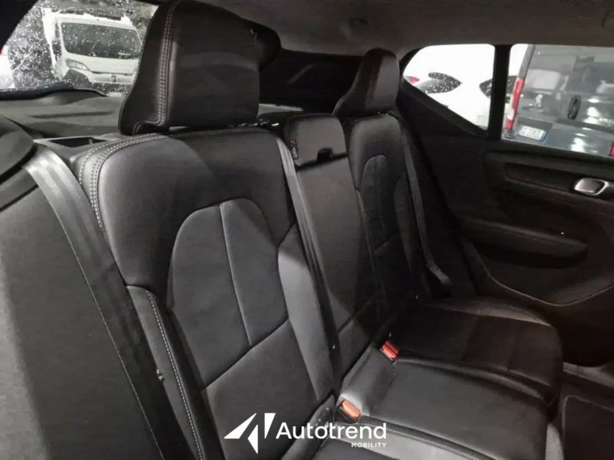 Volvo XC40 usata a Bari (19)