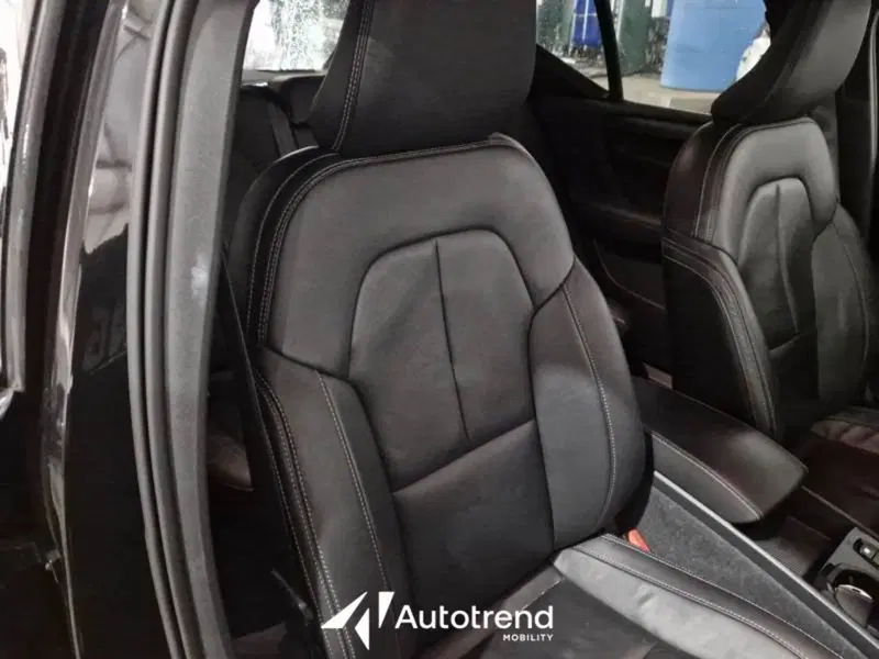 Volvo XC40 usata a Bari (7)
