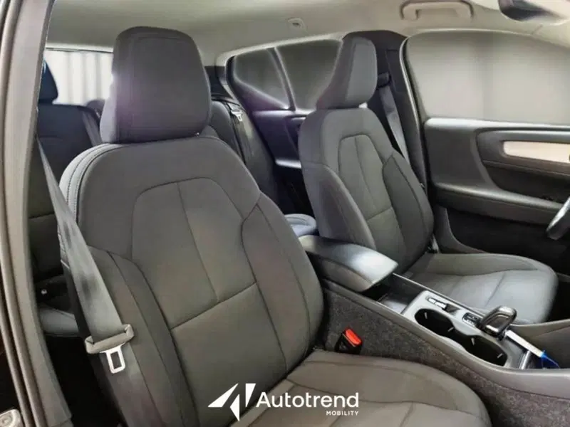 Volvo XC40 usata a Bari (7)