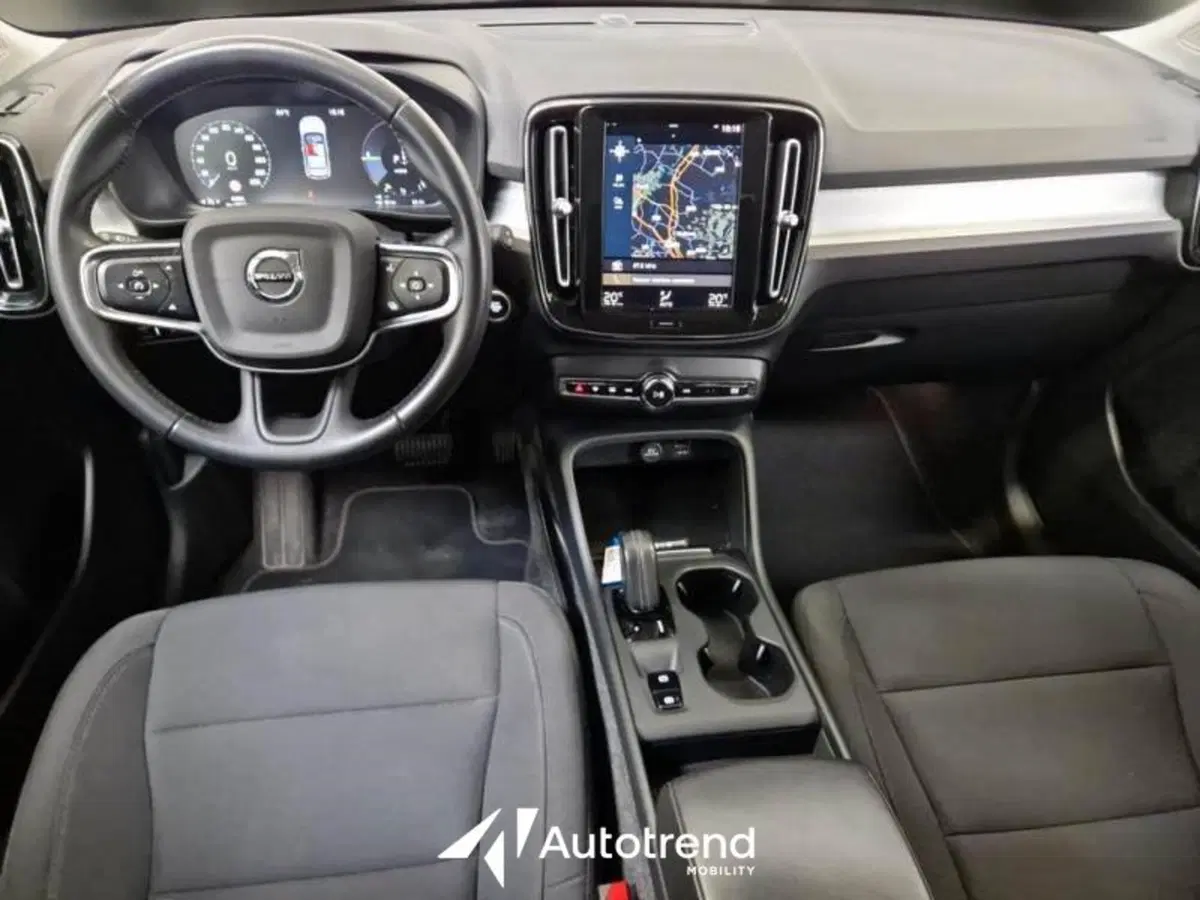 Volvo XC40 usata a Bari (8)