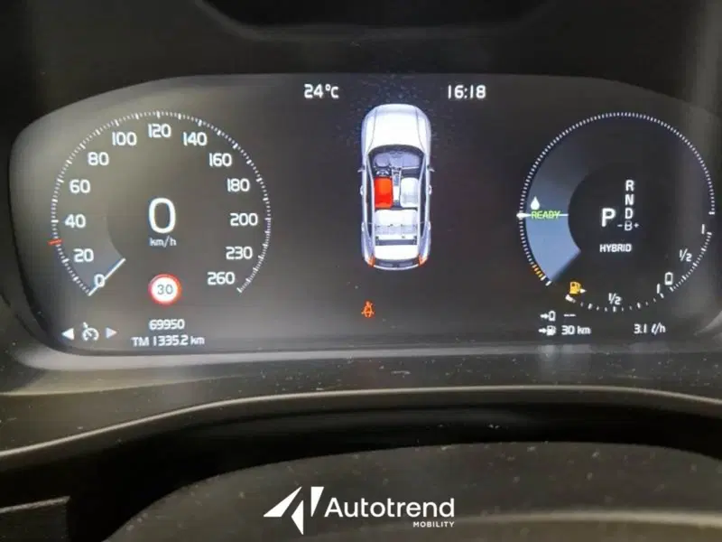 Volvo XC40 usata a Bari (9)