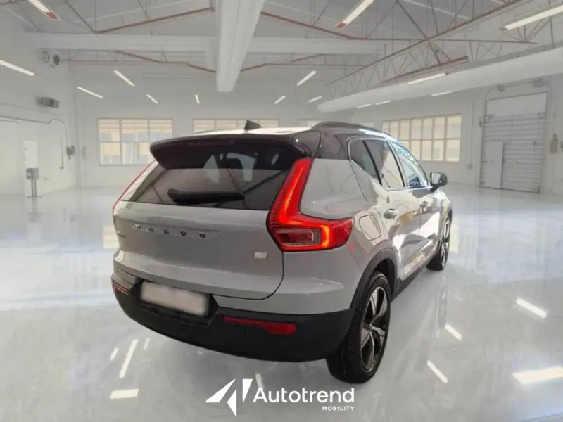 Volvo XC40 usata a Bari (13)