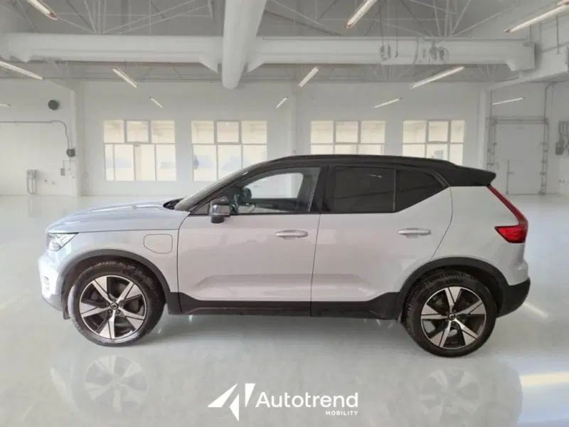 Volvo XC40 usata a Bari (15)