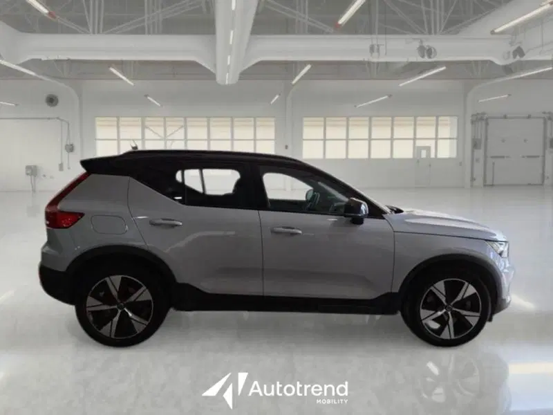 Volvo XC40 usata a Bari (16)