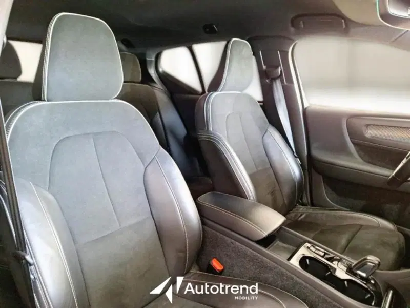 Volvo XC40 usata a Bari (18)