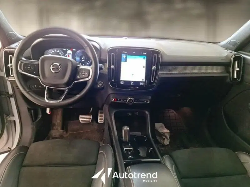 Volvo XC40 usata a Bari (19)