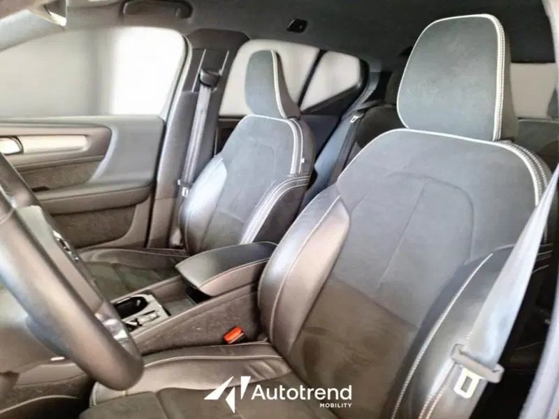 Volvo XC40 usata a Bari (6)
