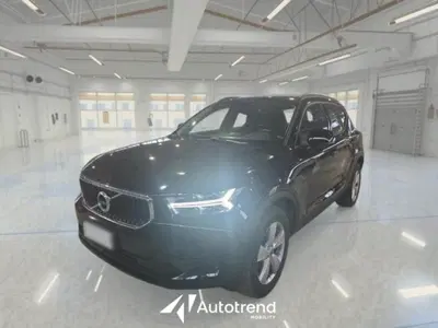 Volvo XC40 T2 automatico Core del 2021 usata a Bari