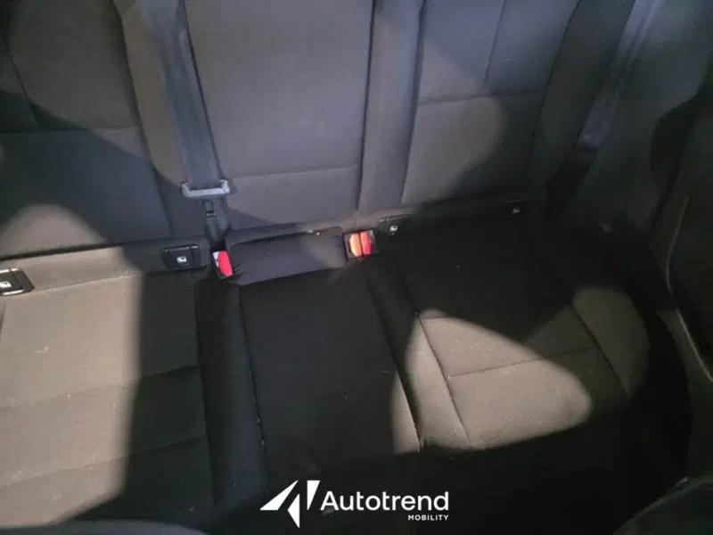 Volvo XC40 usata a Bari (11)