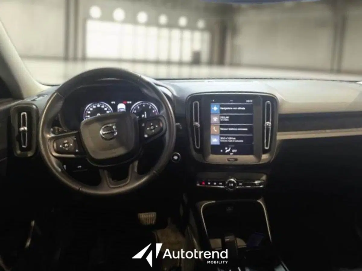 Volvo XC40 usata a Bari (19)