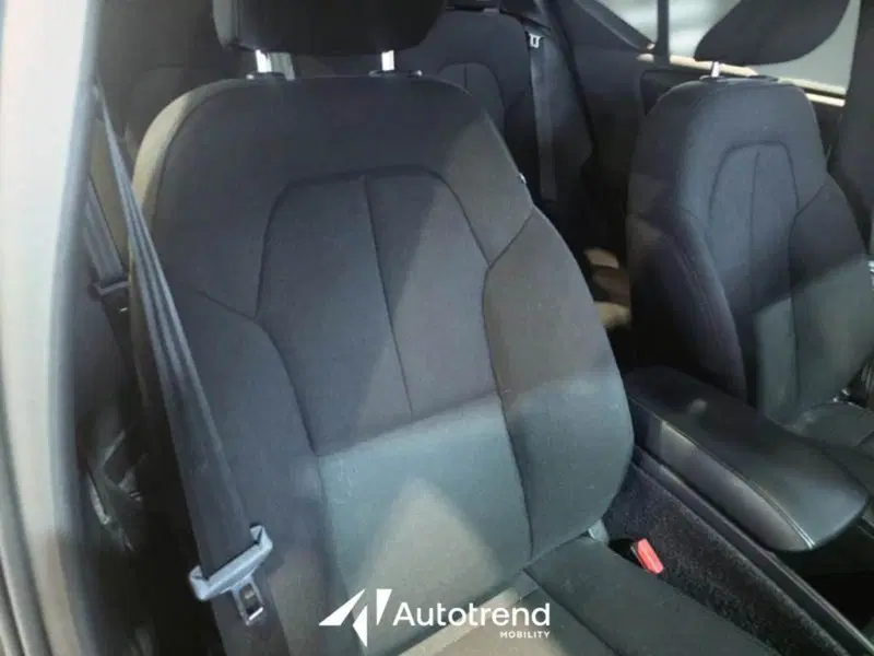 Volvo XC40 usata a Bari (7)