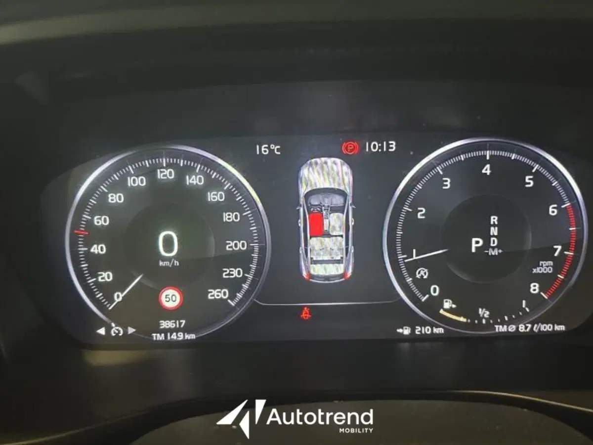 Volvo XC40 usata a Bari (9)