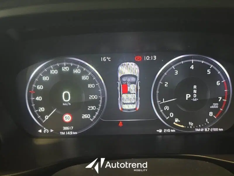 Volvo XC40 usata a Bari (9)