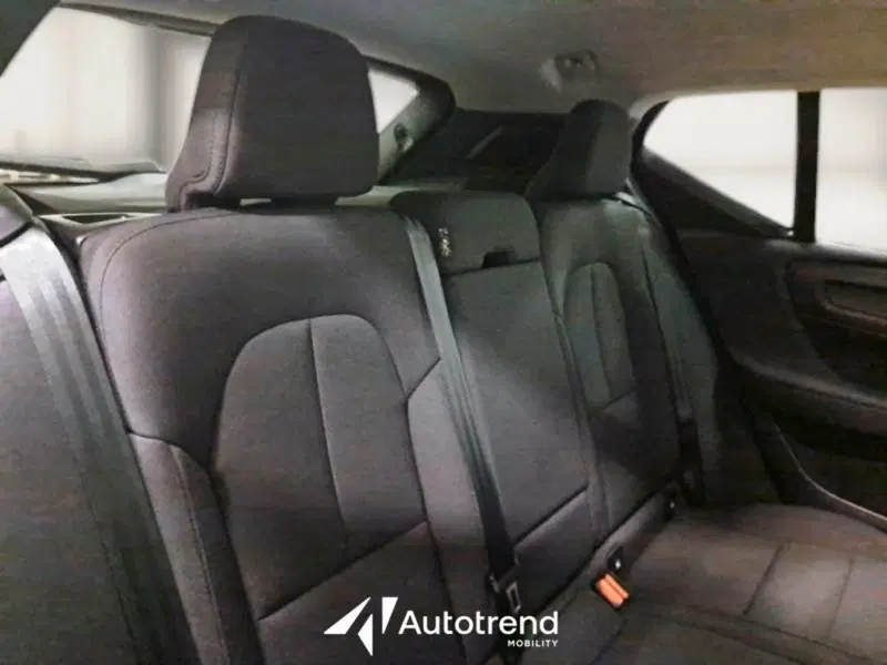 Volvo XC40 usata a Bari (10)