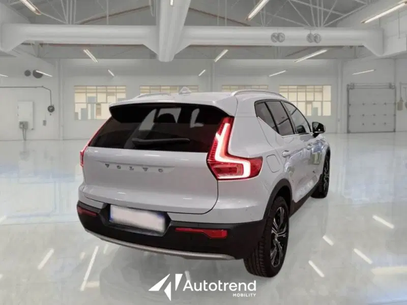 Volvo XC40 usata a Bari (12)