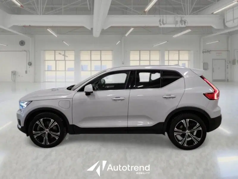 Volvo XC40 usata a Bari (14)