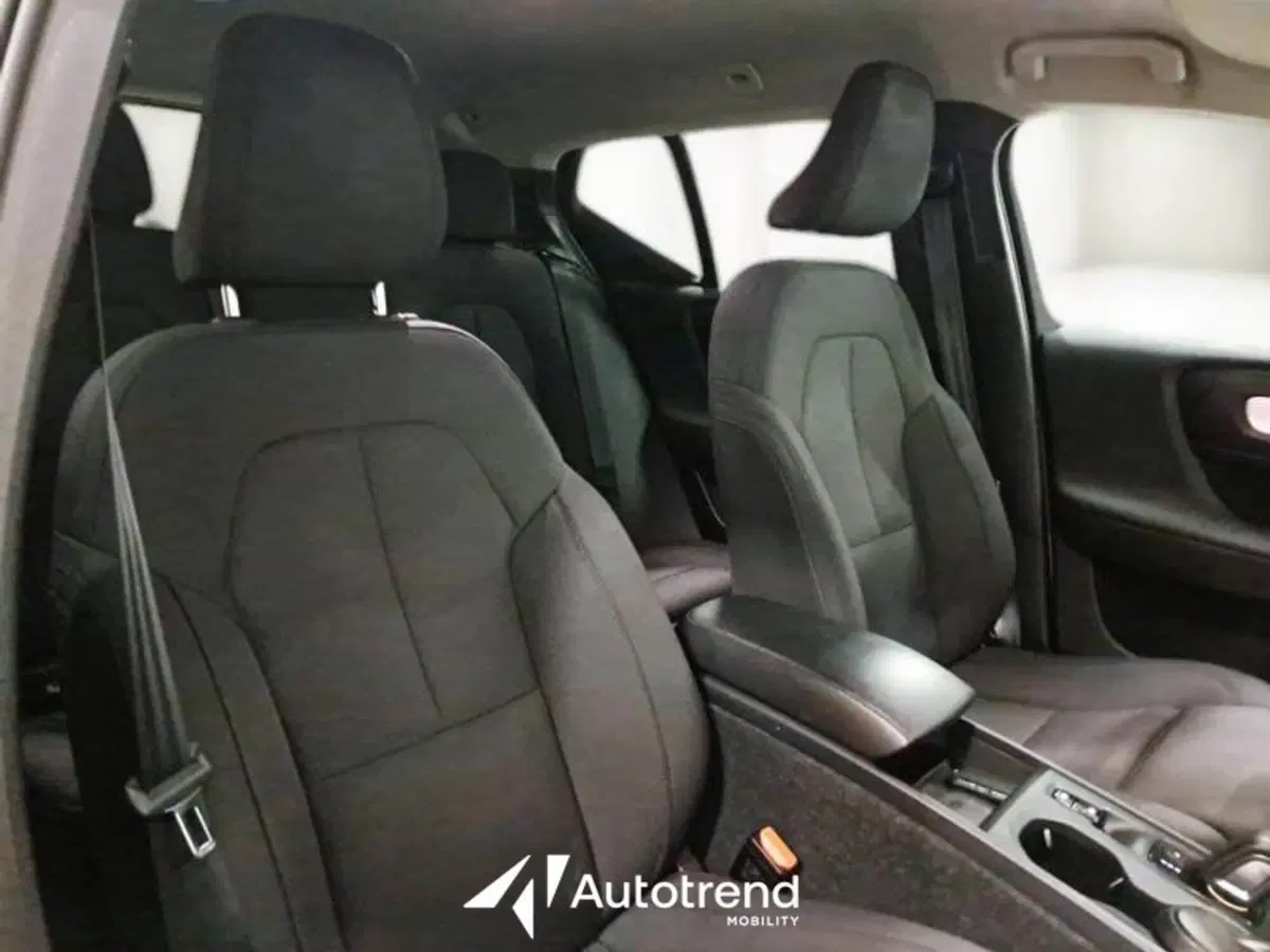 Volvo XC40 usata a Bari (17)