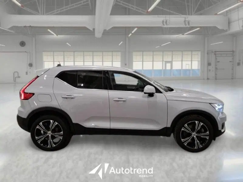 Volvo XC40 usata a Bari (5)